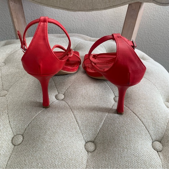 Lulu’s Red Square Toe Heels - Picture 6 of 7